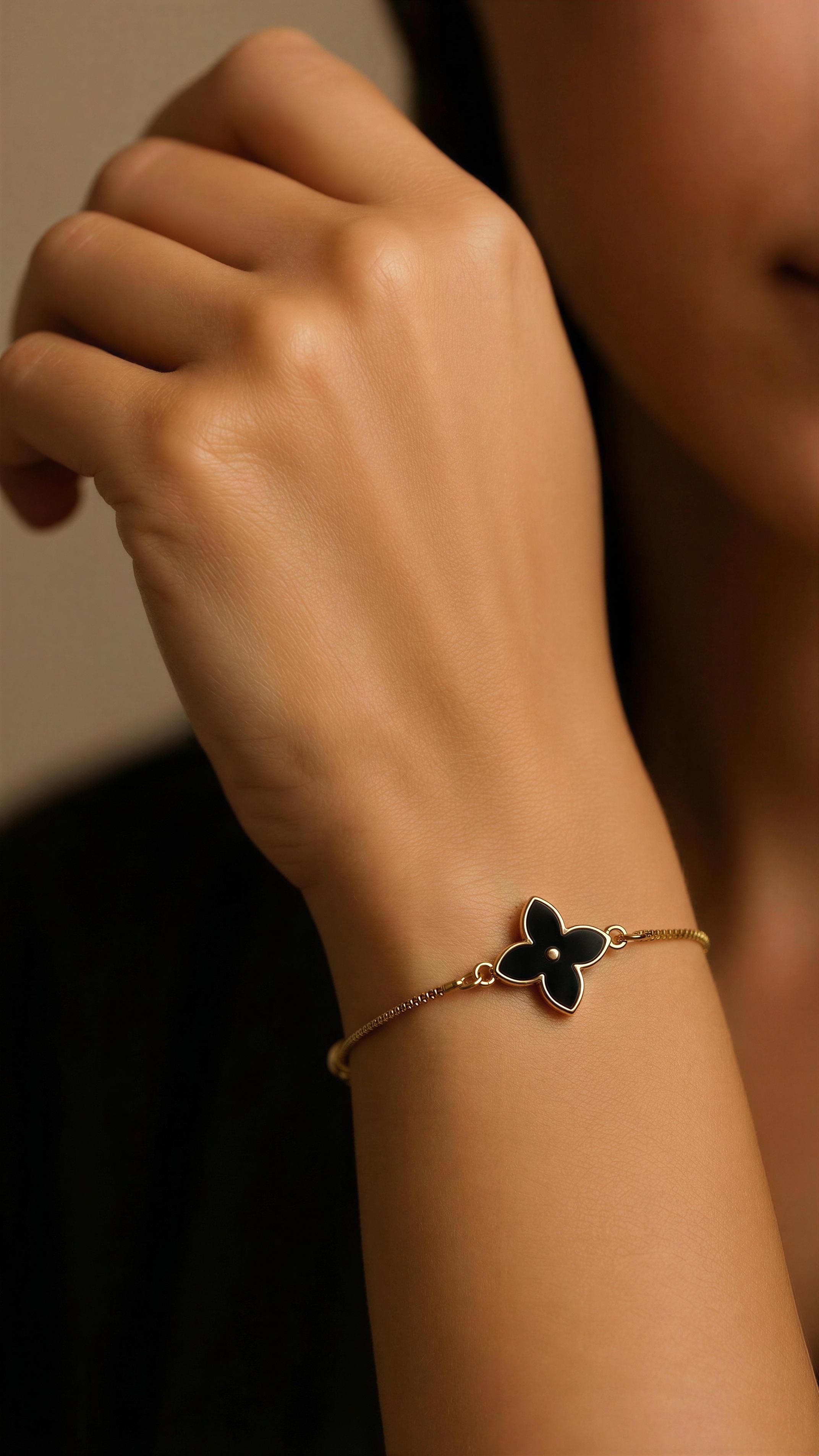 Flower Charm Bracelet – Adjustable Chain