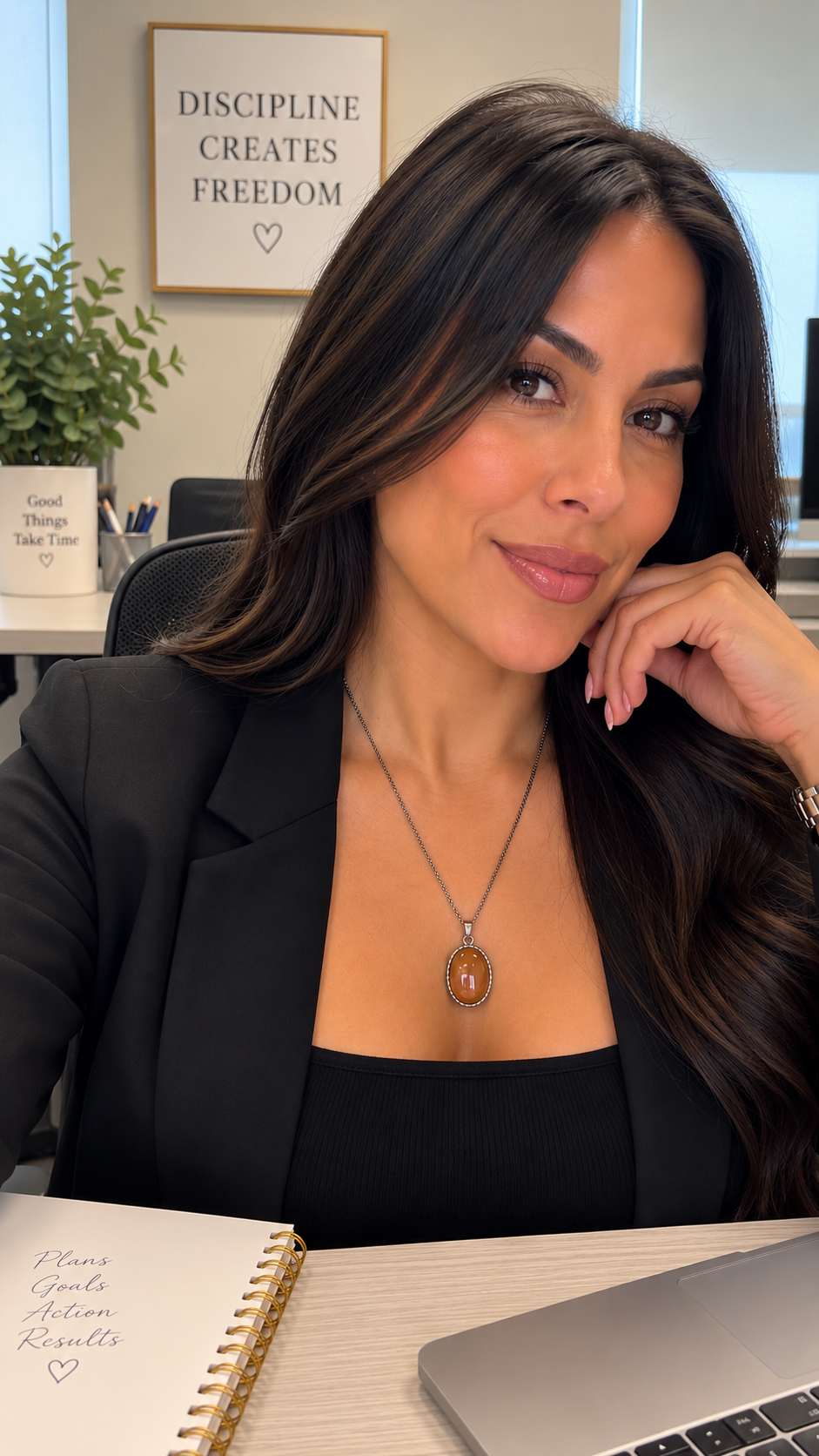 Bring a soft, natural elegance to your look with this beautiful Flower Agate Pendant Necklace. The oval Flower Agate stone features warm earthy tones and delicate natural patterns, creating a unique statement piece. Finished with a sleek 925 Sterling Silver chain, it’s perfect for everyday wear or adding a sophisticated touch to your office or evening style.